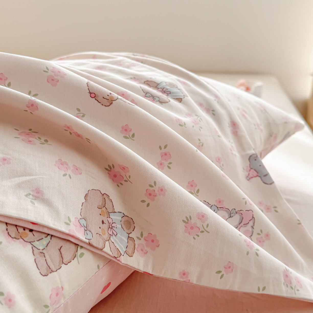 91家纺网 家纺一手货源 找家纺 小蓝孩家纺 2026新款12868全棉单人信封枕套(联系商家可打折，尺寸可定制) 奶酪幼儿园