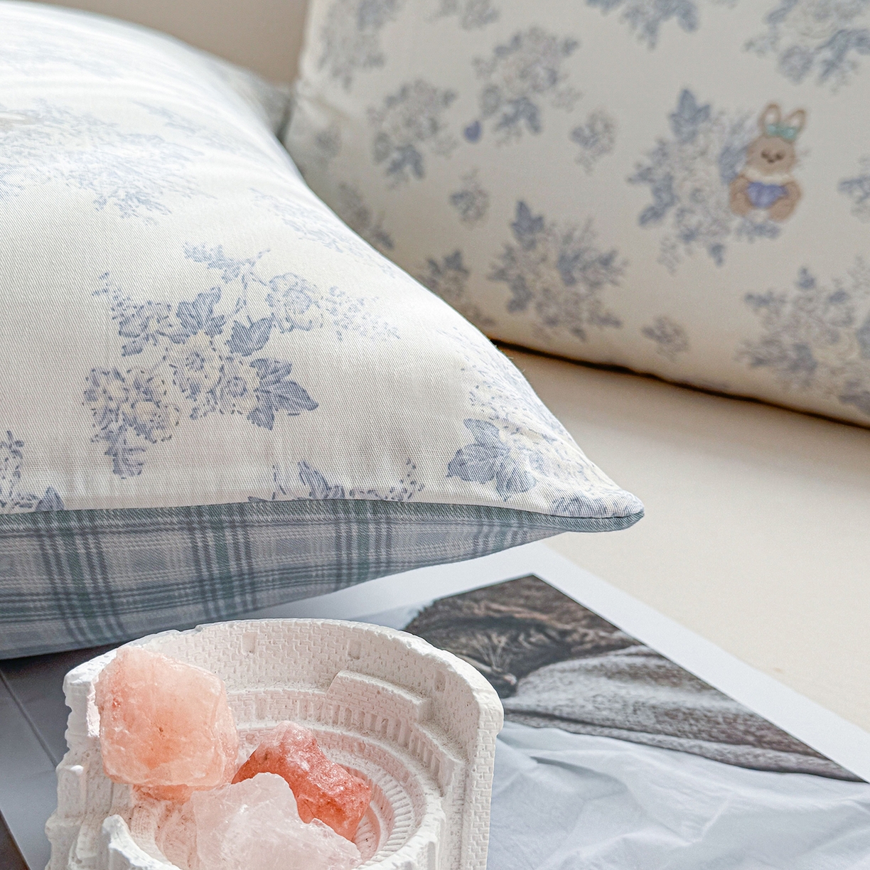 91家纺网 家纺一手货源 找家纺 小蓝孩家纺 2026新款12868全棉单人信封枕套(联系商家可打折，尺寸可定制) 森林兔