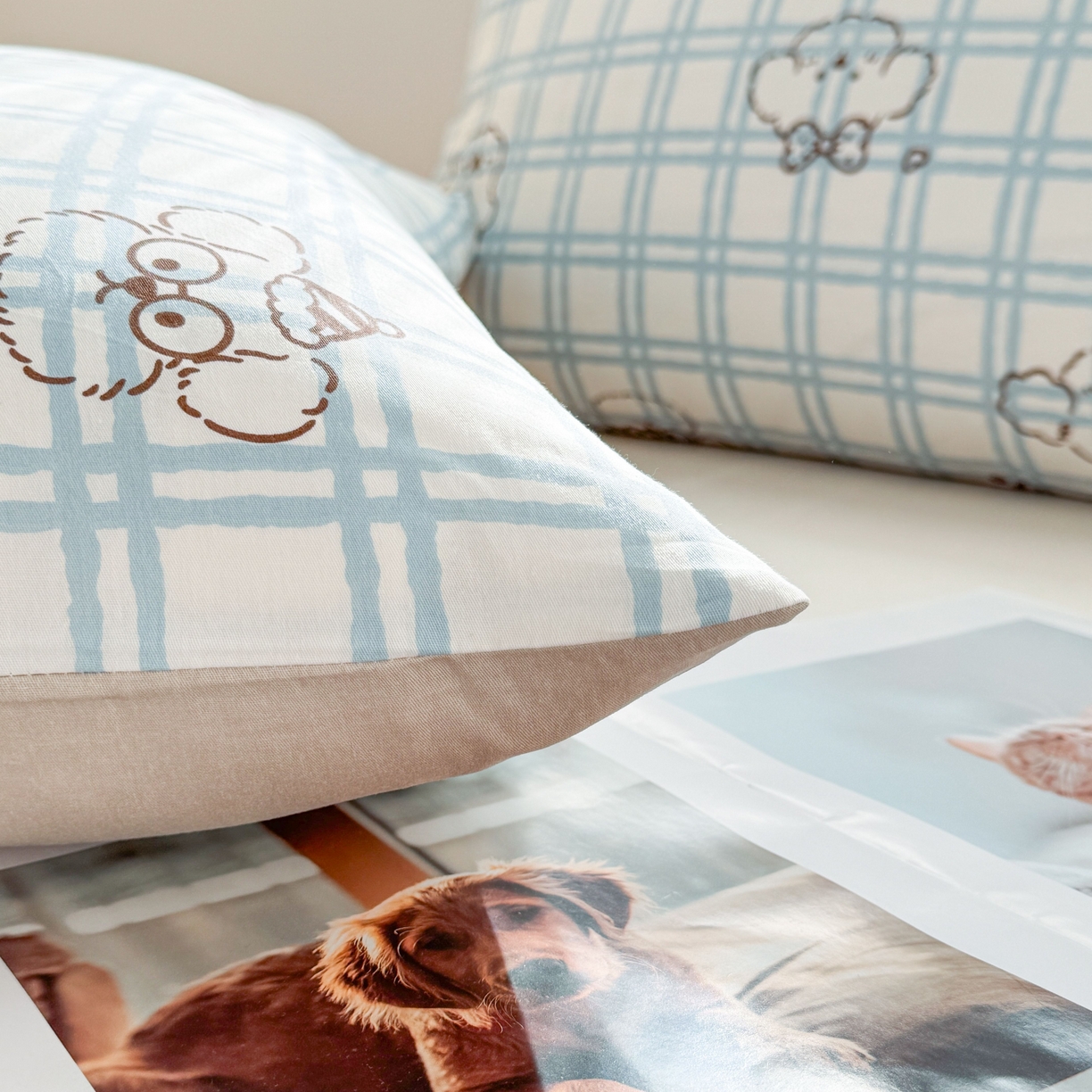 91家纺网 家纺一手货源 找家纺 小蓝孩家纺 2026新款12868全棉单人信封枕套(联系商家可打折，尺寸可定制) 忧郁棕熊