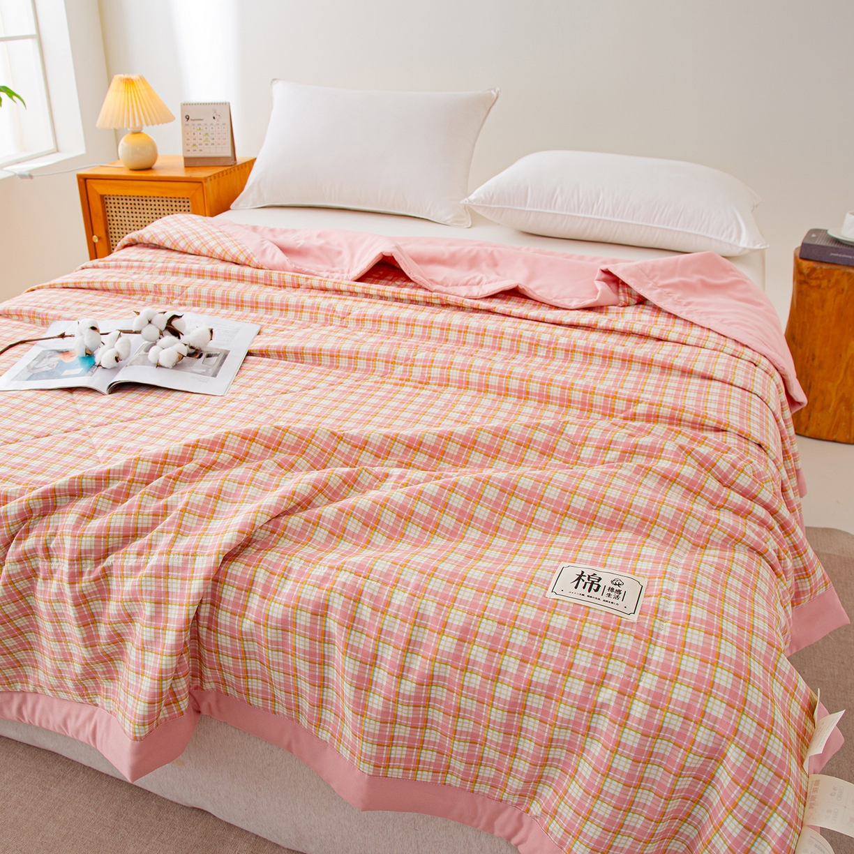 91家纺网 家纺一手货源 找家纺 美之润家纺 2026新款A类无印风100%新疆棉花夏被纯棉夏凉被空调被子薄被芯棉花 蜜格粉