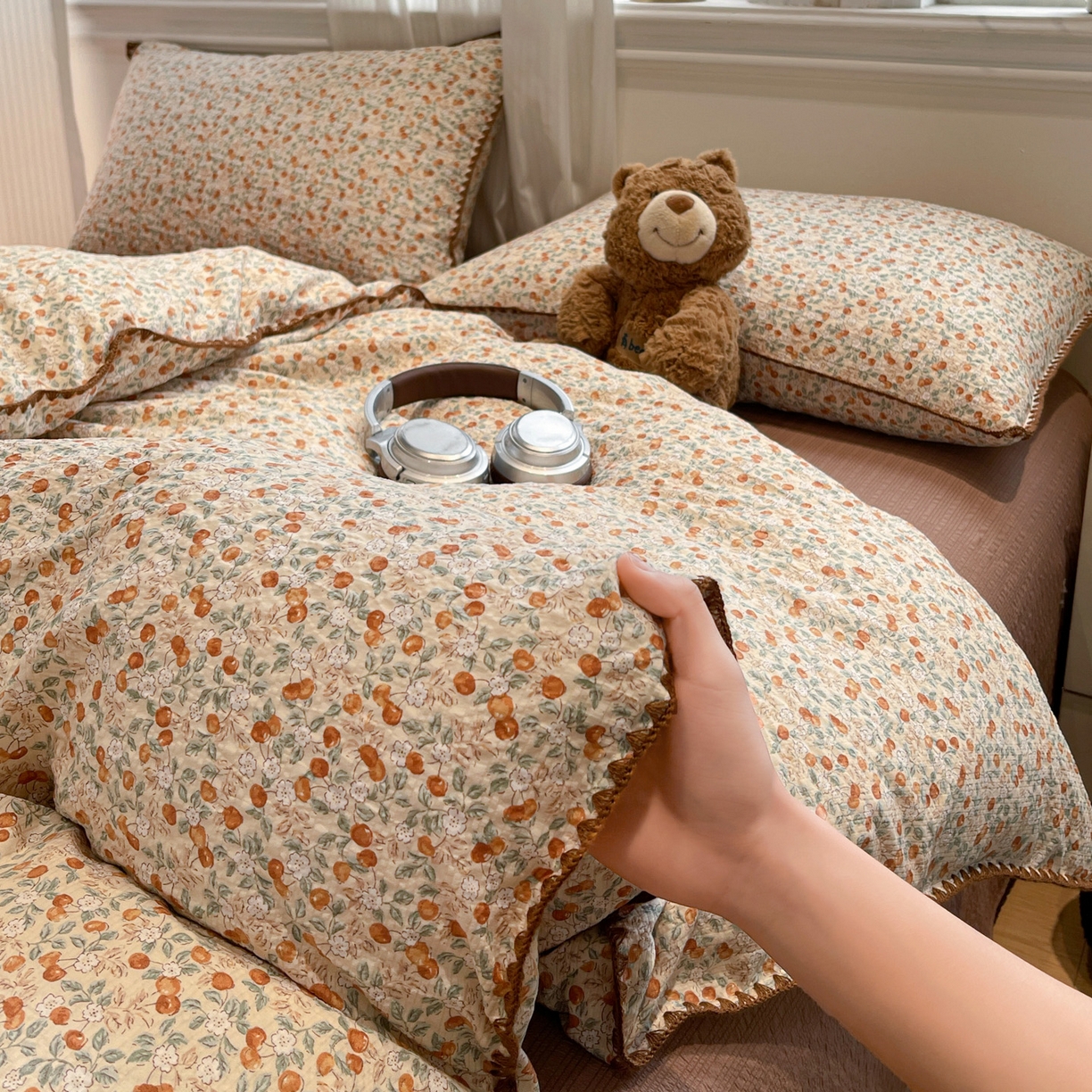 91家纺网 家纺一手货源 找家纺 仟网汇 2026新款云感泡芙棉小清新印花贝壳边四件套 青涩樱桃