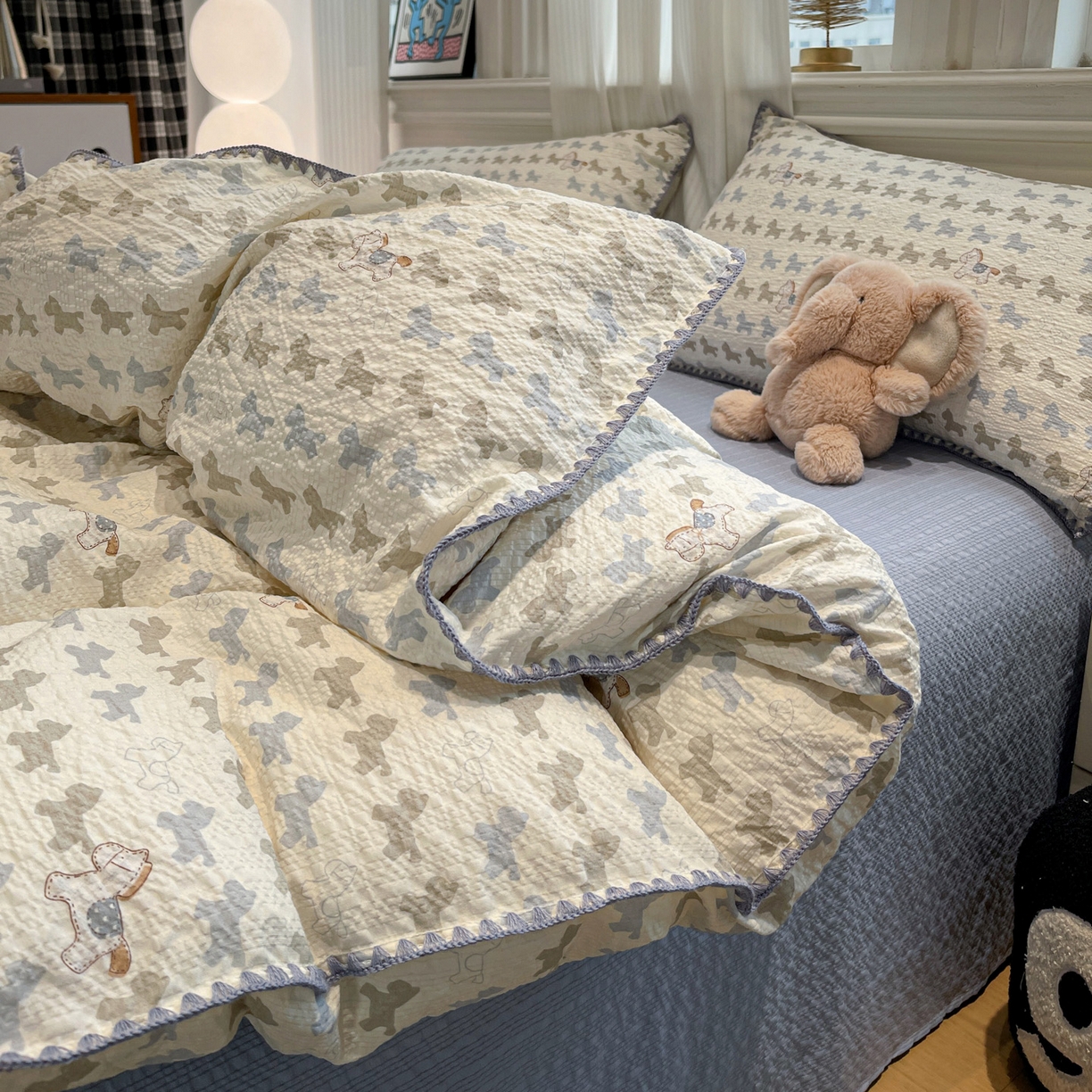 91家纺网 家纺一手货源 找家纺 仟网汇 2026新款云感泡芙棉小清新印花贝壳边四件套 萌趣小马