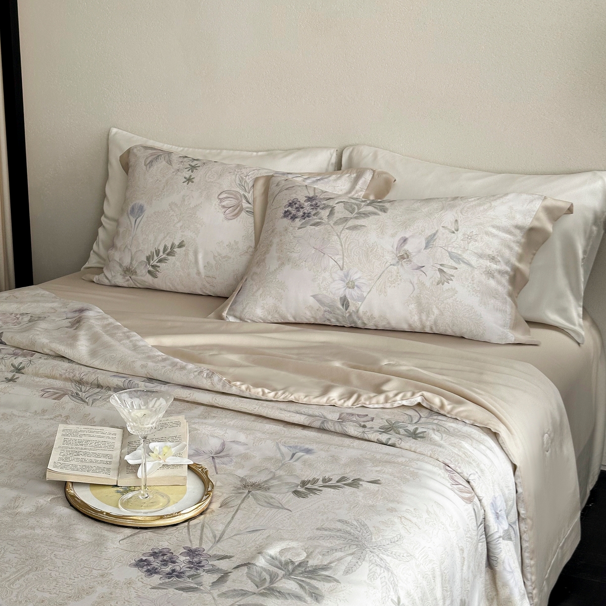 91家纺网 家纺一手货源 找家纺 黛舒家居 2026年春夏款80S天丝夏被夏被四件套 青雾凝香