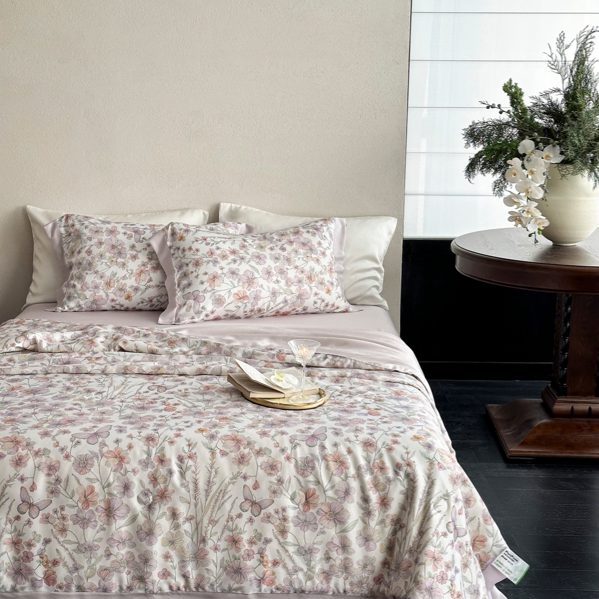 91家纺网 家纺一手货源 找家纺 黛舒家居 2026年春夏款80S天丝夏被夏被四件套 雾紫蝶影