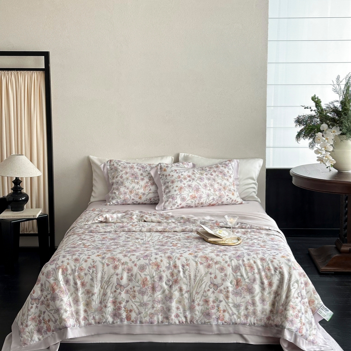 91家纺网 家纺一手货源 找家纺 黛舒家居 2026年春夏款80S天丝夏被夏被四件套 雾紫蝶影