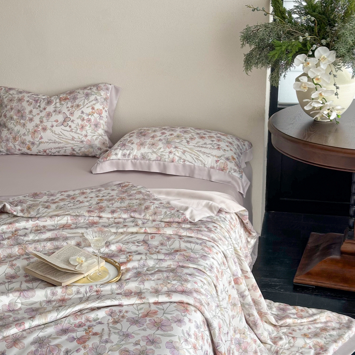 91家纺网 家纺一手货源 找家纺 黛舒家居 2026年春夏款80S天丝夏被夏被四件套 雾紫蝶影