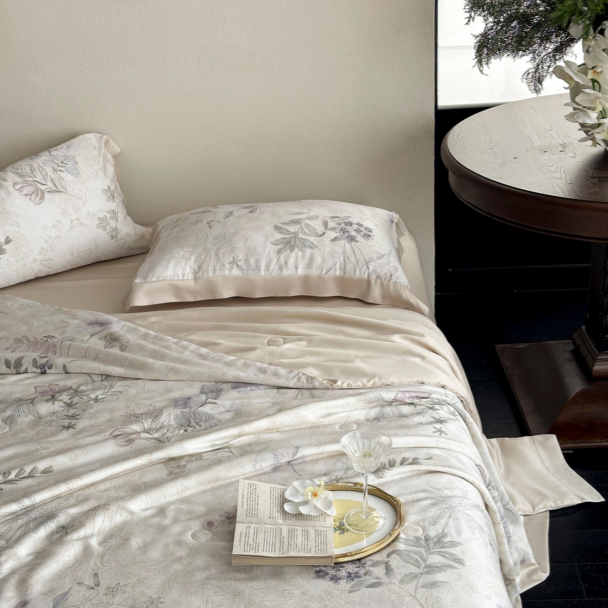 91家纺网 家纺一手货源 找家纺 黛舒家居 2026年春夏款80S天丝夏被夏被四件套 青雾凝香