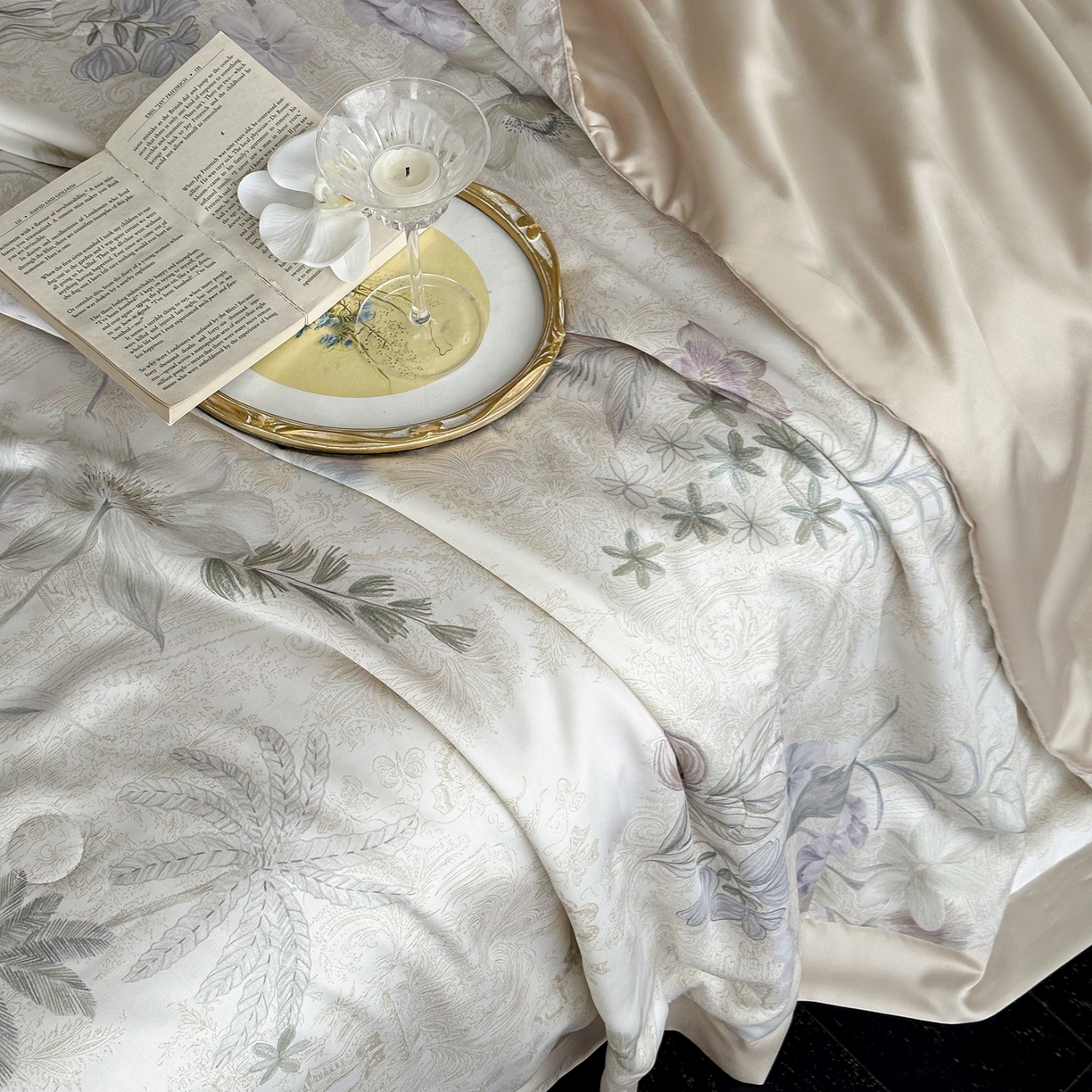 91家纺网 家纺一手货源 找家纺 黛舒家居 2026年春夏款80S天丝夏被夏被四件套 青雾凝香