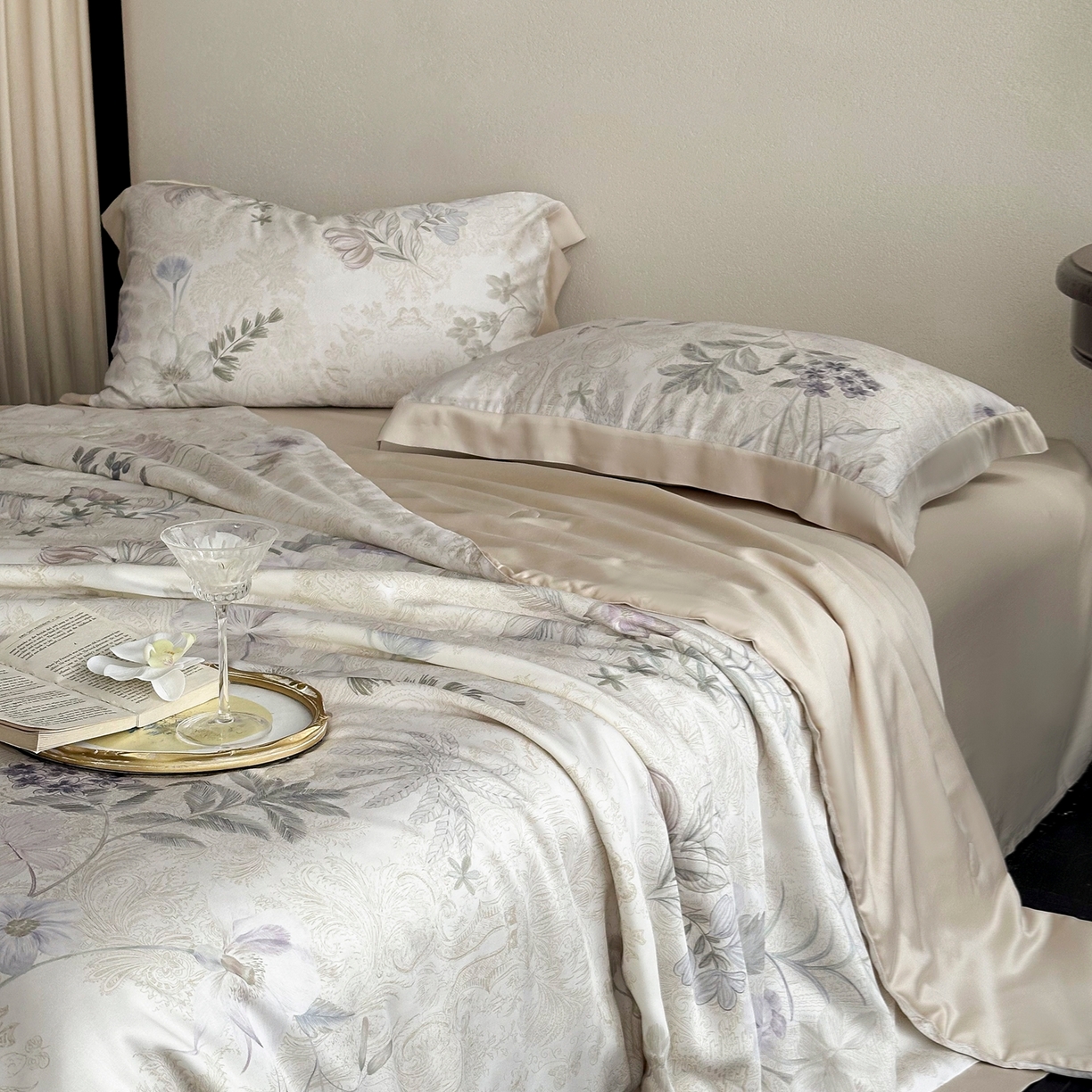 91家纺网 家纺一手货源 找家纺 黛舒家居 2026年春夏款80S天丝夏被夏被四件套 青雾凝香