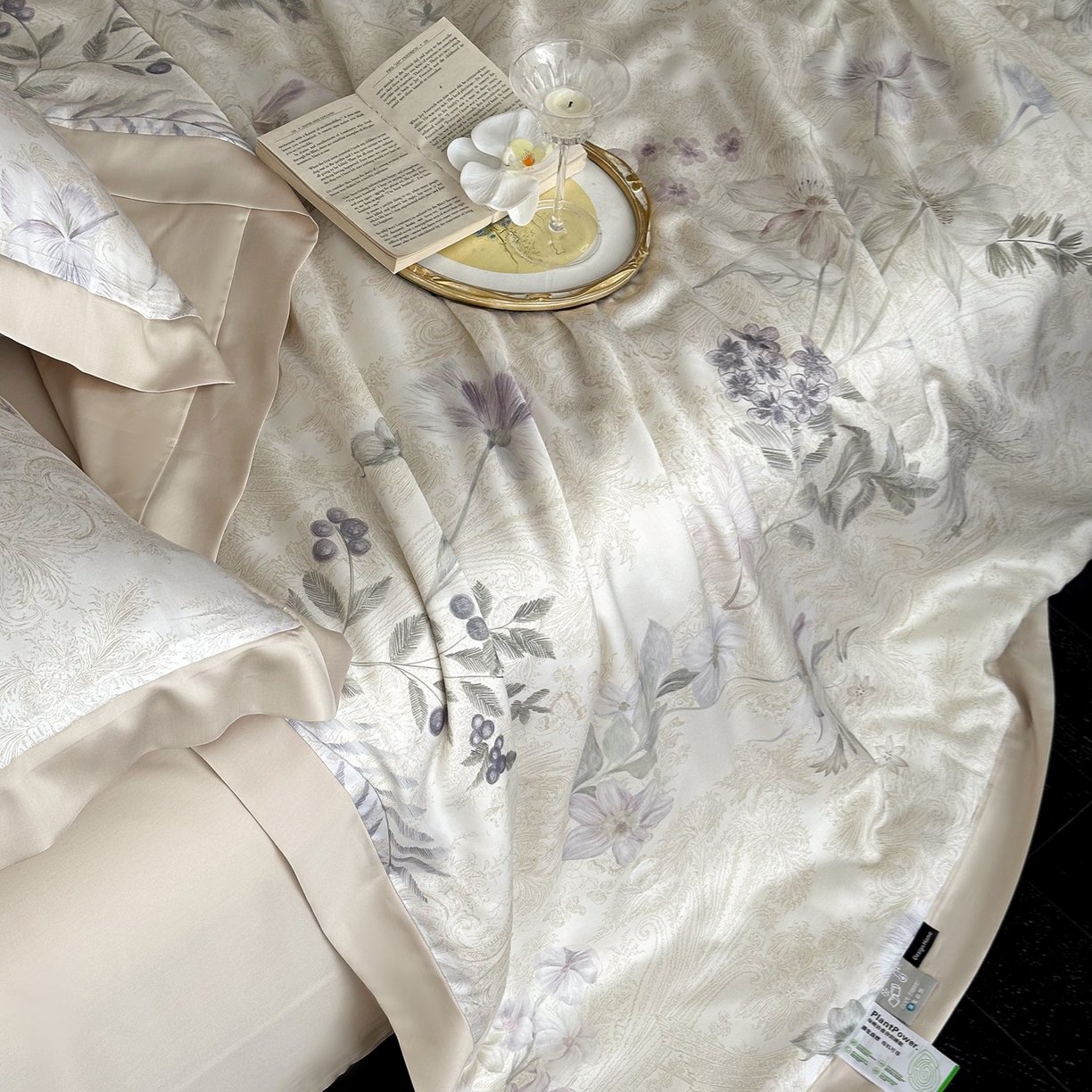 91家纺网 家纺一手货源 找家纺 黛舒家居 2026年春夏款80S天丝夏被夏被四件套 青雾凝香