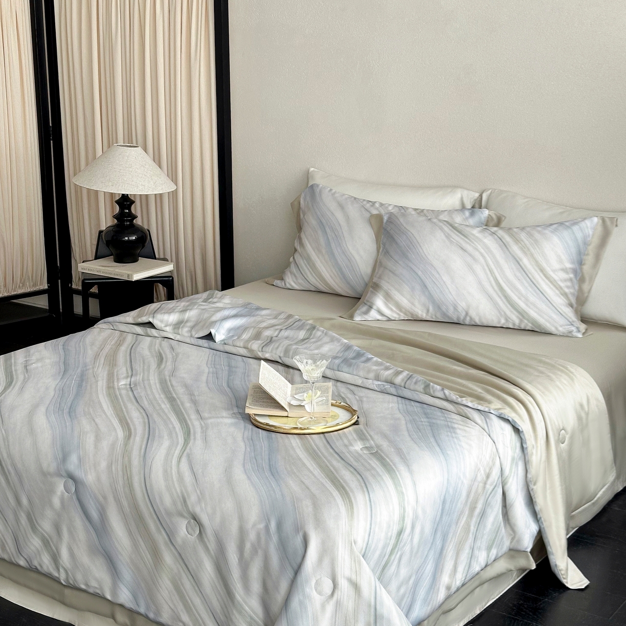 91家纺网 家纺一手货源 找家纺 黛舒家居 2026年春夏款80S天丝夏被夏被四件套 云屿晨纱