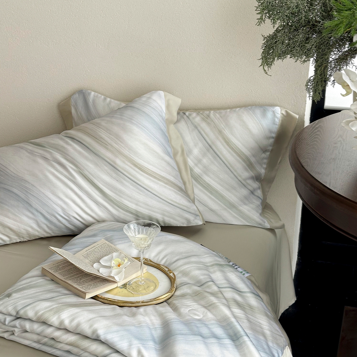 91家纺网 家纺一手货源 找家纺 黛舒家居 2026年春夏款80S天丝夏被夏被四件套 云屿晨纱