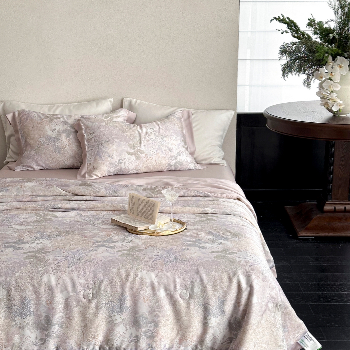 91家纺网 家纺一手货源 找家纺 黛舒家居 2026年春夏款80S天丝夏被夏被四件套 花漾浅梦