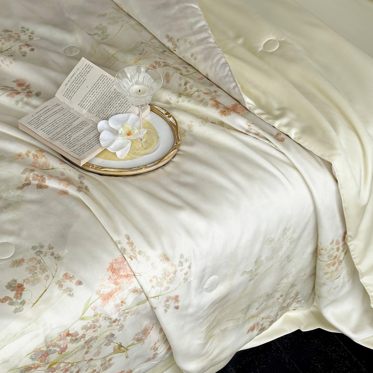 91家纺网 家纺一手货源 找家纺 黛舒家居 2026年春夏款80S天丝夏被夏被四件套 碧涧清岚