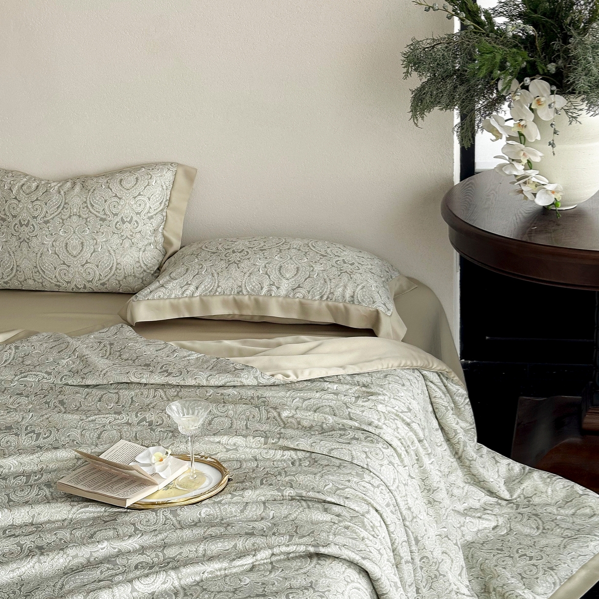 91家纺网 家纺一手货源 找家纺 黛舒家居 2026年春夏款80S天丝夏被夏被四件套 浅绿蔓影