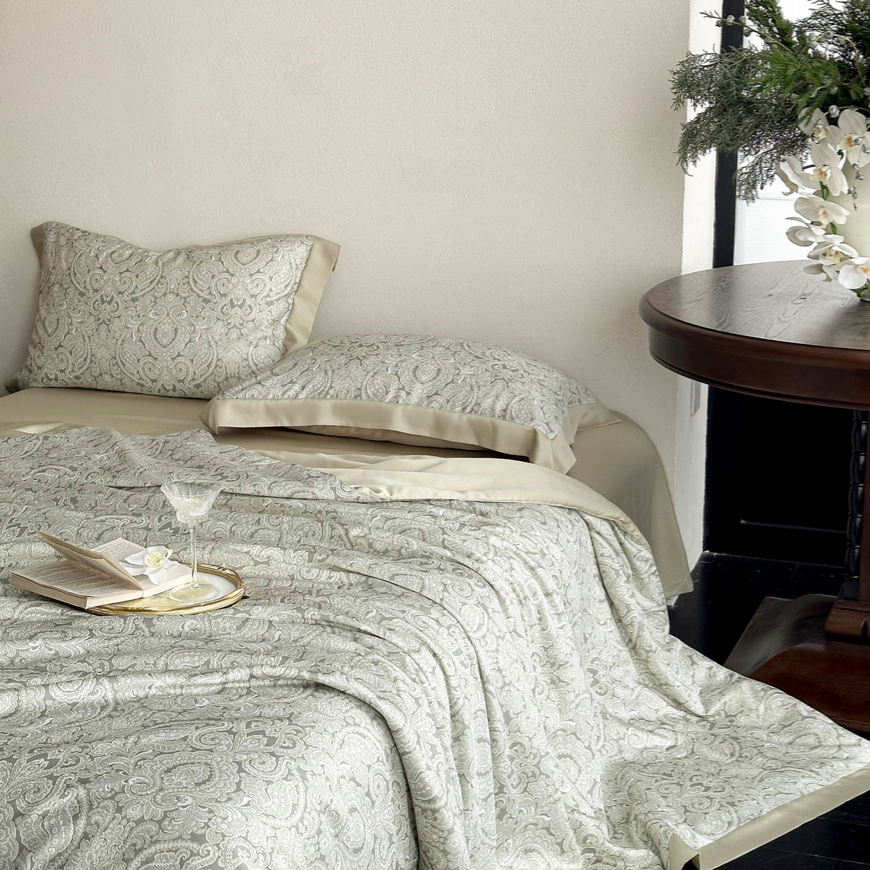 91家纺网 家纺一手货源 找家纺 黛舒家居 2026年春夏款80S天丝夏被夏被四件套 浅绿蔓影