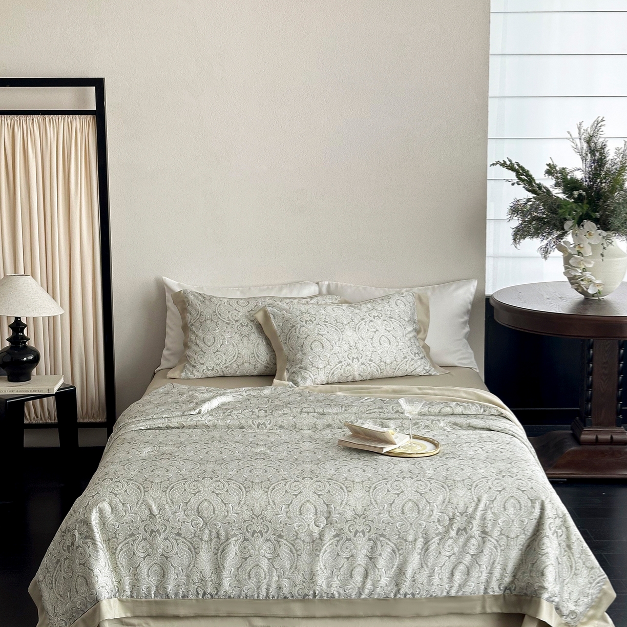 91家纺网 家纺一手货源 找家纺 黛舒家居 2026年春夏款80S天丝夏被夏被四件套 浅绿蔓影