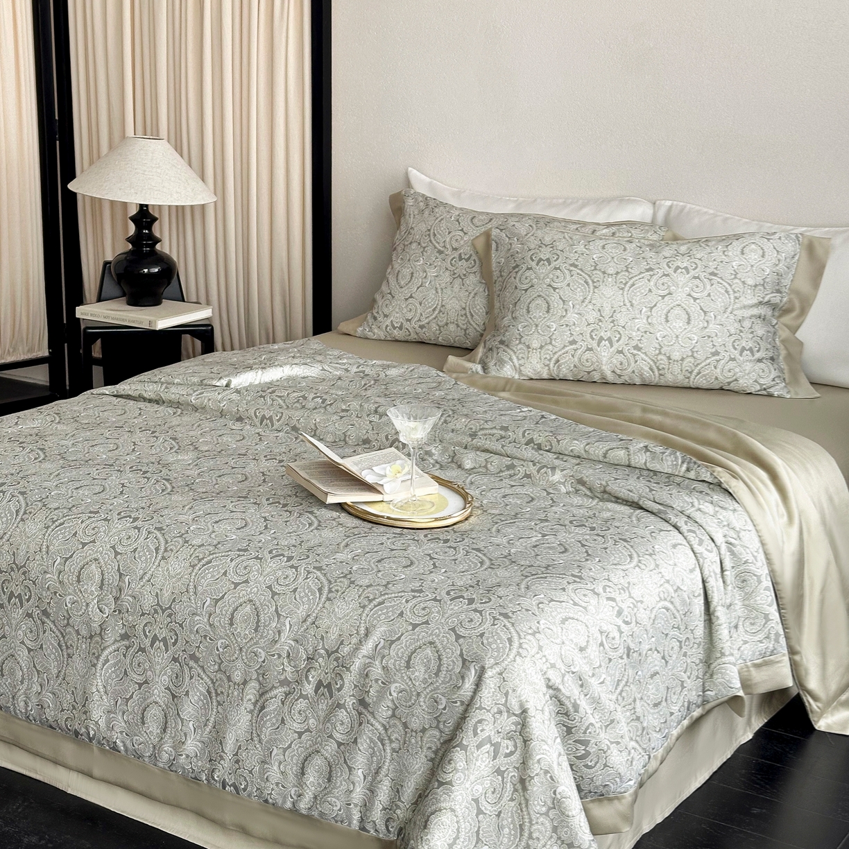 91家纺网 家纺一手货源 找家纺 黛舒家居 2026年春夏款80S天丝夏被夏被四件套 浅绿蔓影