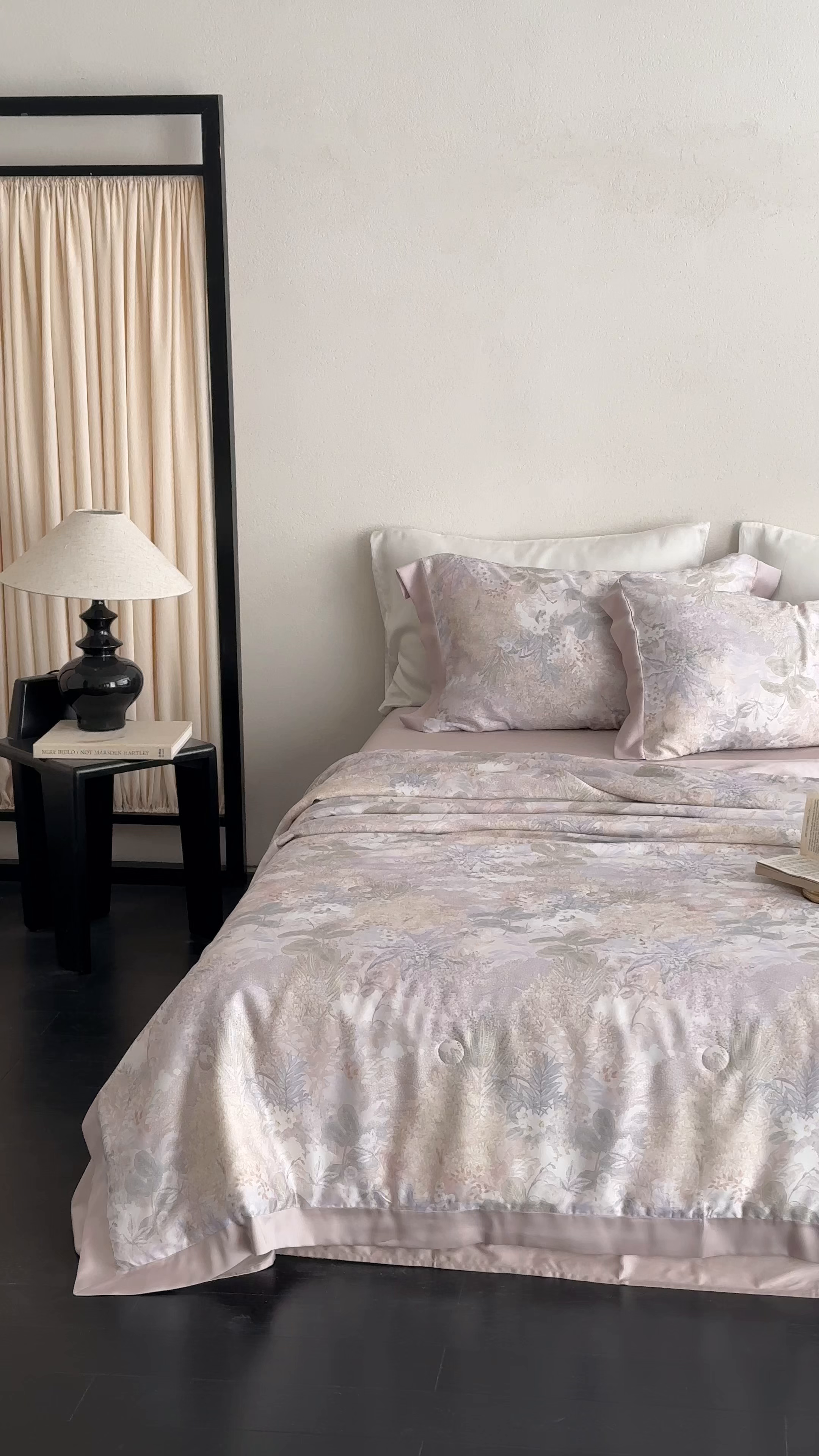 91家纺网 家纺一手货源 找家纺 黛舒家居 2026年春夏款80S天丝夏被夏被四件套 碧涧清岚