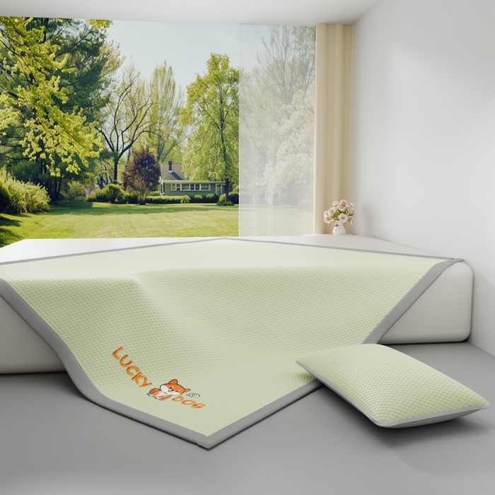 91家纺网 家纺一手货源 找家纺 福来临家纺  2026新款A类凉豆豆凉感席系列PE冰豆豆席-床笠款-床席款 幸运小狗-绿床席款