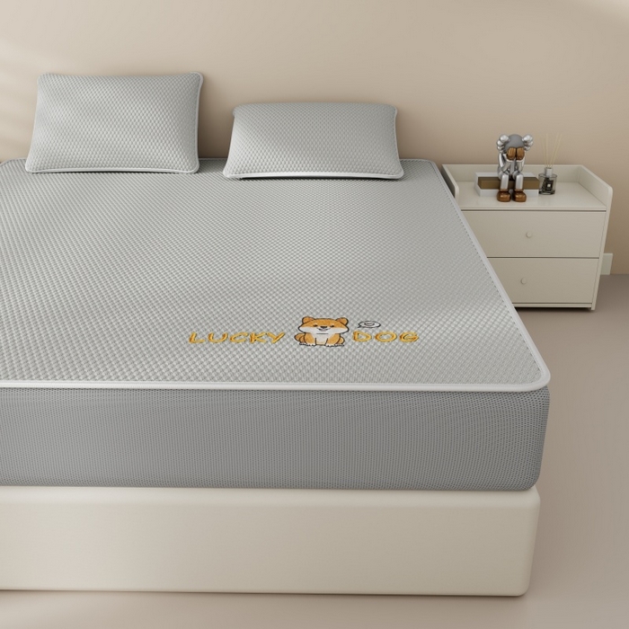 91家纺网 家纺一手货源 找家纺 福来临家纺  2026新款A类凉豆豆凉感席系列PE冰豆豆席-床笠款-床席款 幸运小狗-灰床笠款