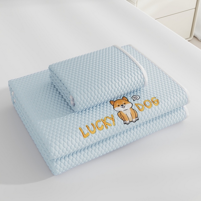 91家纺网 家纺一手货源 找家纺 福来临家纺  2026新款A类凉豆豆凉感席系列PE冰豆豆席-床笠款-床席款 幸运小狗-蓝床笠款