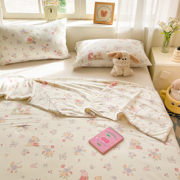 91家纺网 家纺一手货源 找家纺 大彩家居 2026新款韩版卡通治愈系凉感空调被 莫奈花园兔