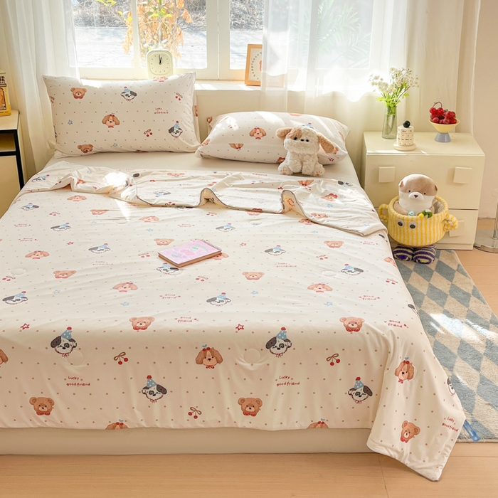 91家纺网 家纺一手货源 找家纺 大彩家居 2026新款韩版卡通治愈系凉感空调被 乖乖狗派对