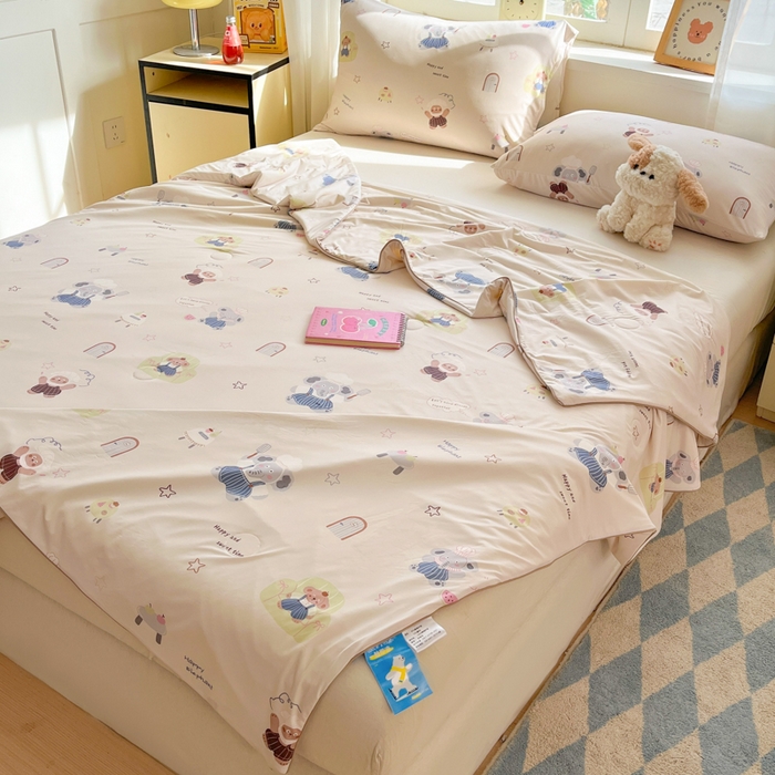 91家纺网 家纺一手货源 找家纺 大彩家居 2026新款韩版卡通治愈系凉感空调被 小象米其林