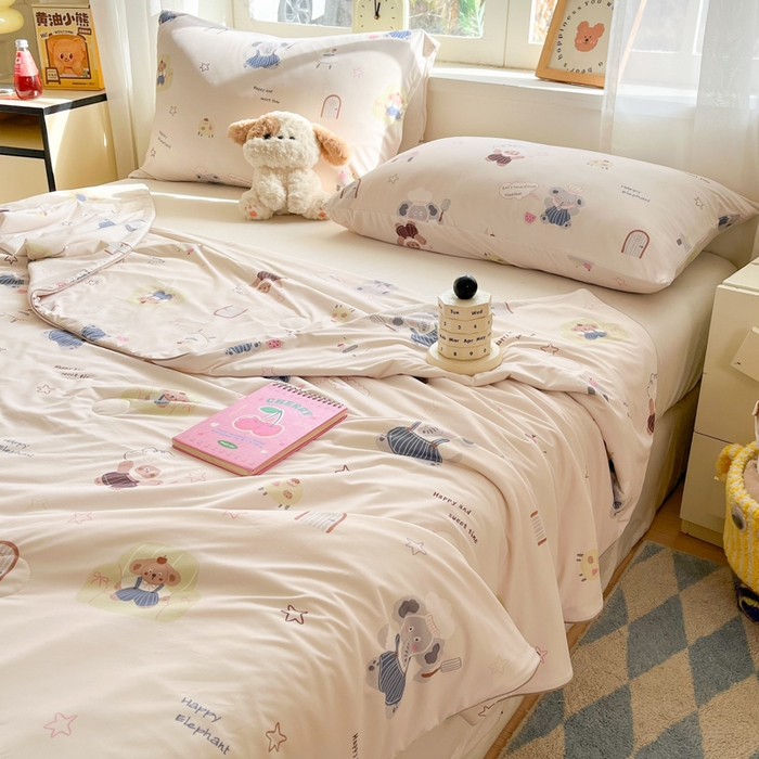 91家纺网 家纺一手货源 找家纺 大彩家居 2026新款韩版卡通治愈系凉感空调被 小象米其林