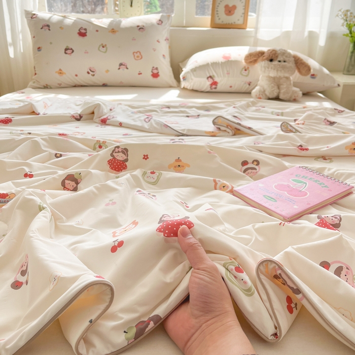 91家纺网 家纺一手货源 找家纺 大彩家居 2026新款韩版卡通治愈系凉感空调被 樱桃兔耳朵
