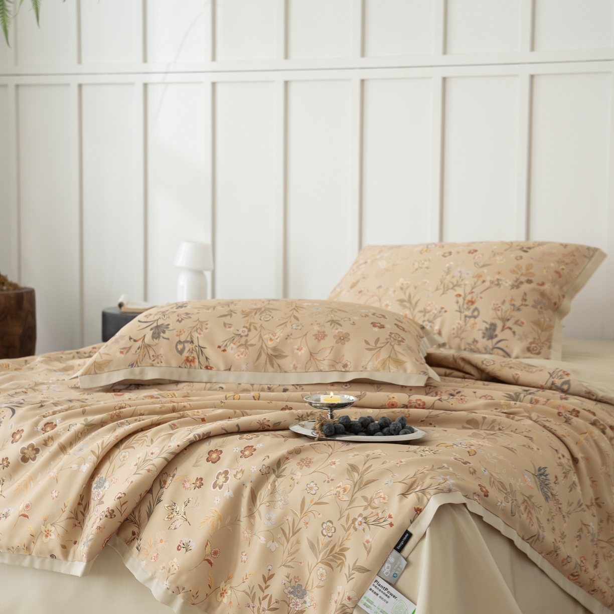 91家纺网 家纺一手货源 找家纺 黛舒家居 2026年春夏款50S天丝夏被四件套 暗香绘