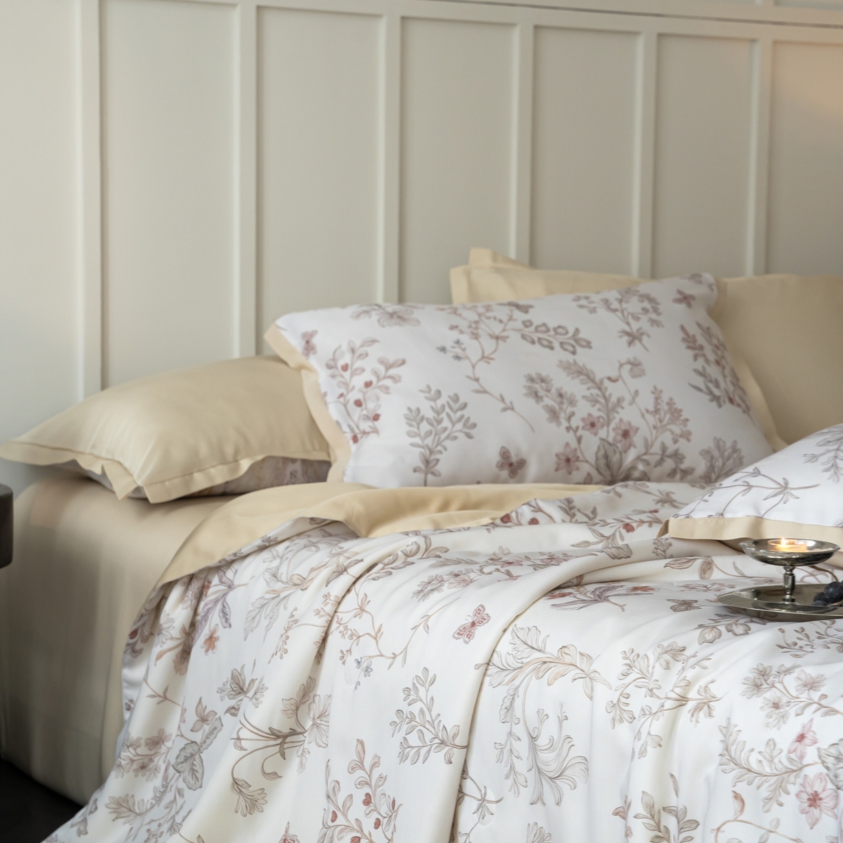 91家纺网 家纺一手货源 找家纺 黛舒家居 2026年春夏款50S天丝夏被四件套 椿樱时