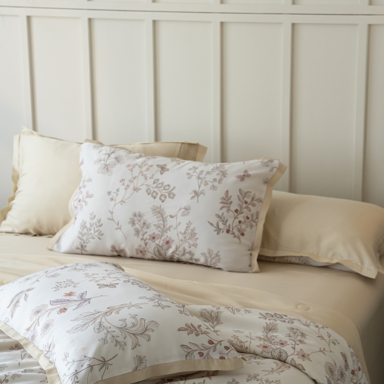 91家纺网 家纺一手货源 找家纺 黛舒家居 2026年春夏款50S天丝夏被四件套 椿樱时