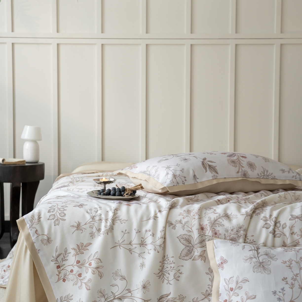 91家纺网 家纺一手货源 找家纺 黛舒家居 2026年春夏款50S天丝夏被四件套 椿樱时