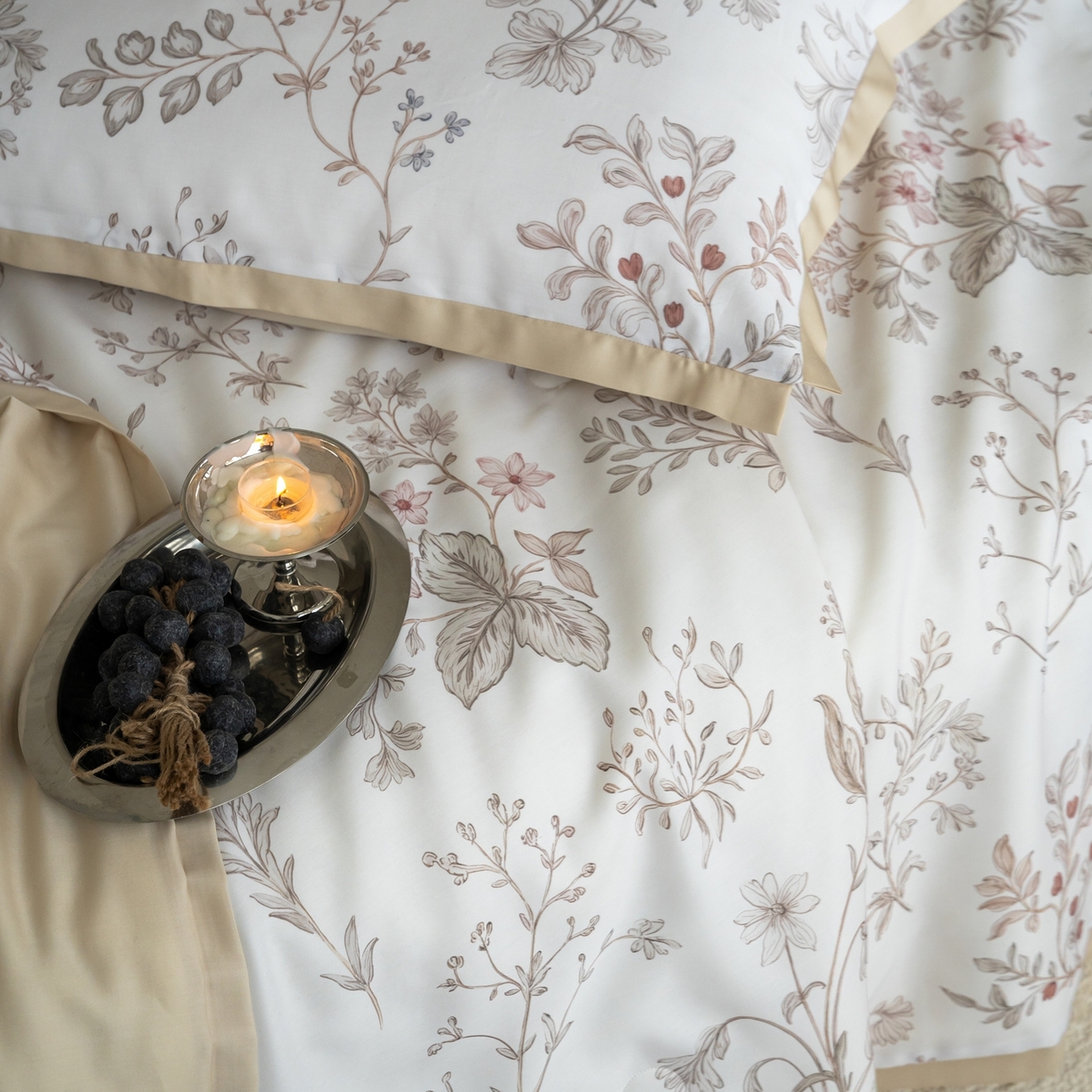 91家纺网 家纺一手货源 找家纺 黛舒家居 2026年春夏款50S天丝夏被四件套 椿樱时