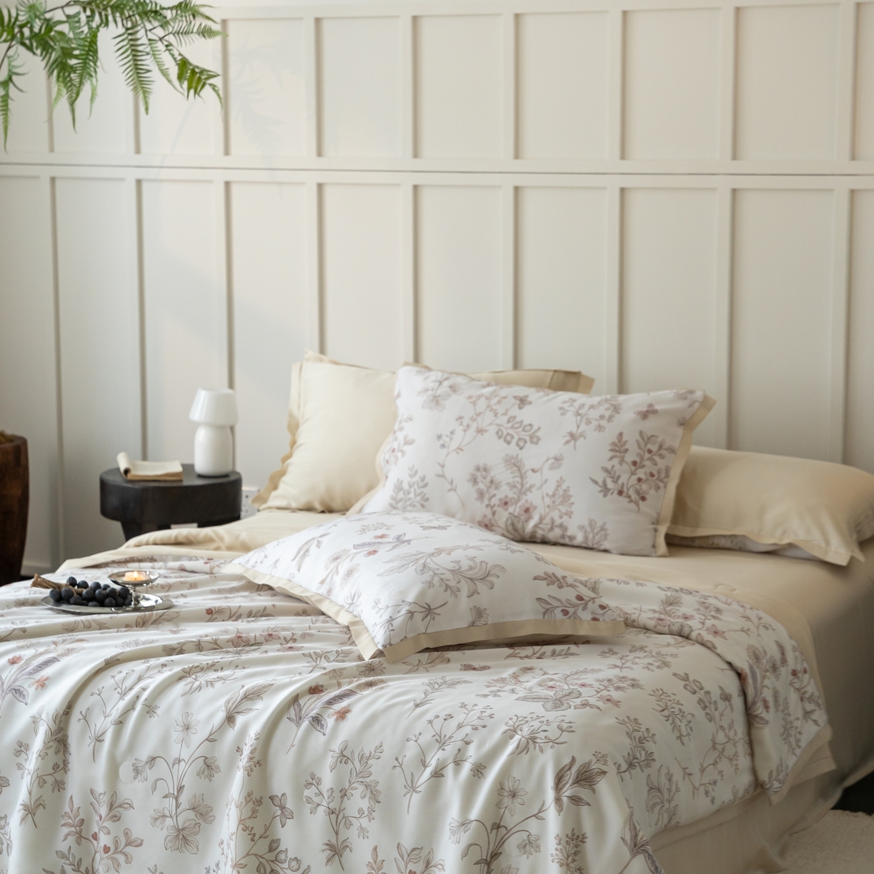 91家纺网 家纺一手货源 找家纺 黛舒家居 2026年春夏款50S天丝夏被四件套 椿樱时