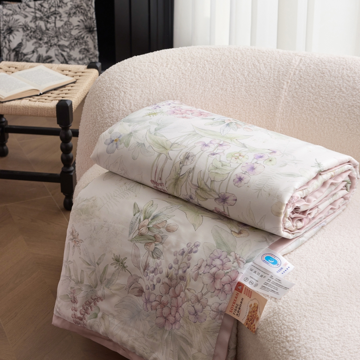 91家纺网 家纺一手货源 找家纺 黛舒家居 2026年春夏款50S天丝夏被四件套 繁花枝恋