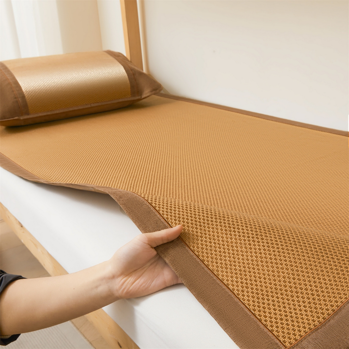 91家纺网 家纺一手货源 找家纺 绒艺席业 2026新款A类双面冰藤学生凉席-光板 光板咖