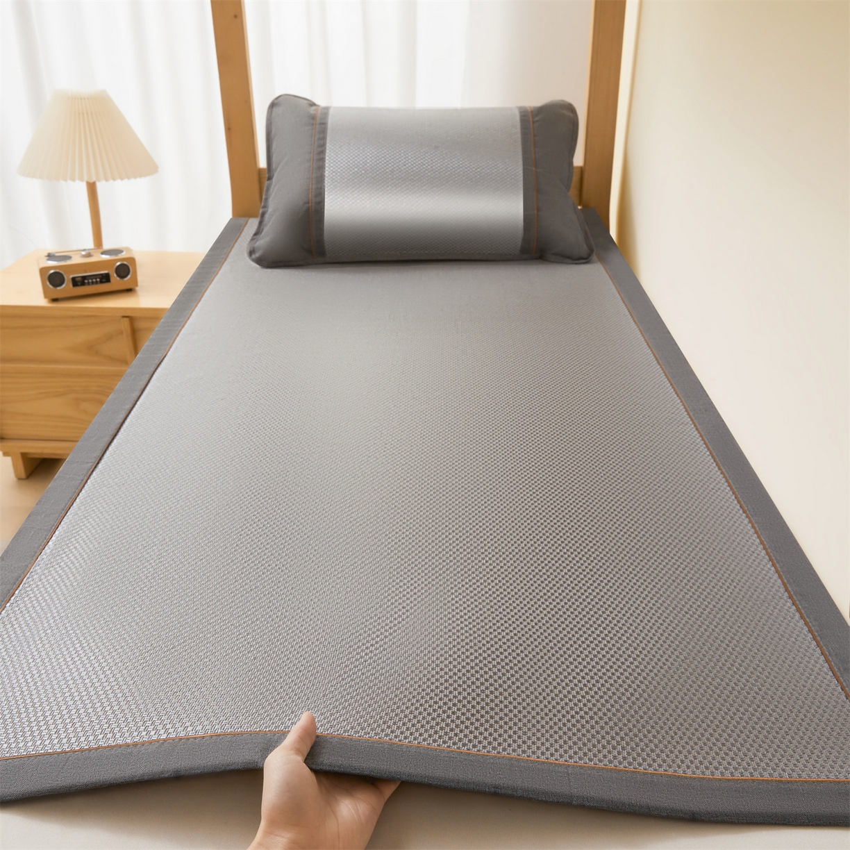 91家纺网 家纺一手货源 找家纺 绒艺席业 2026新款A类双面冰藤学生凉席-光板 光板灰