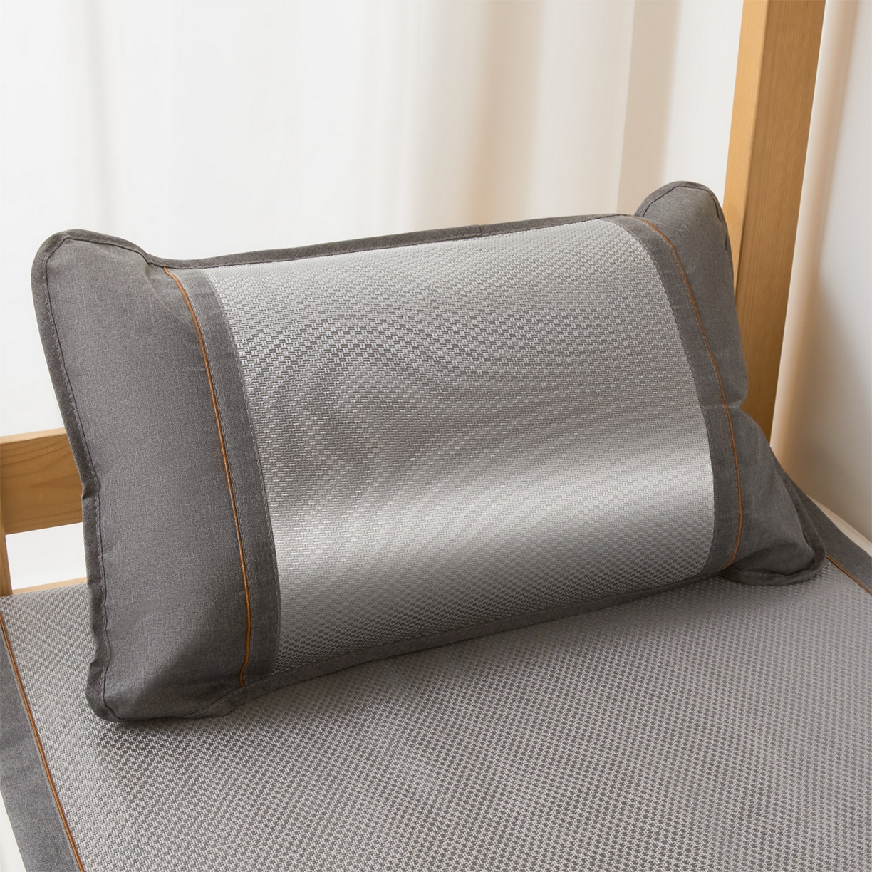 91家纺网 家纺一手货源 找家纺 绒艺席业 2026新款A类双面冰藤学生凉席-光板 光板灰