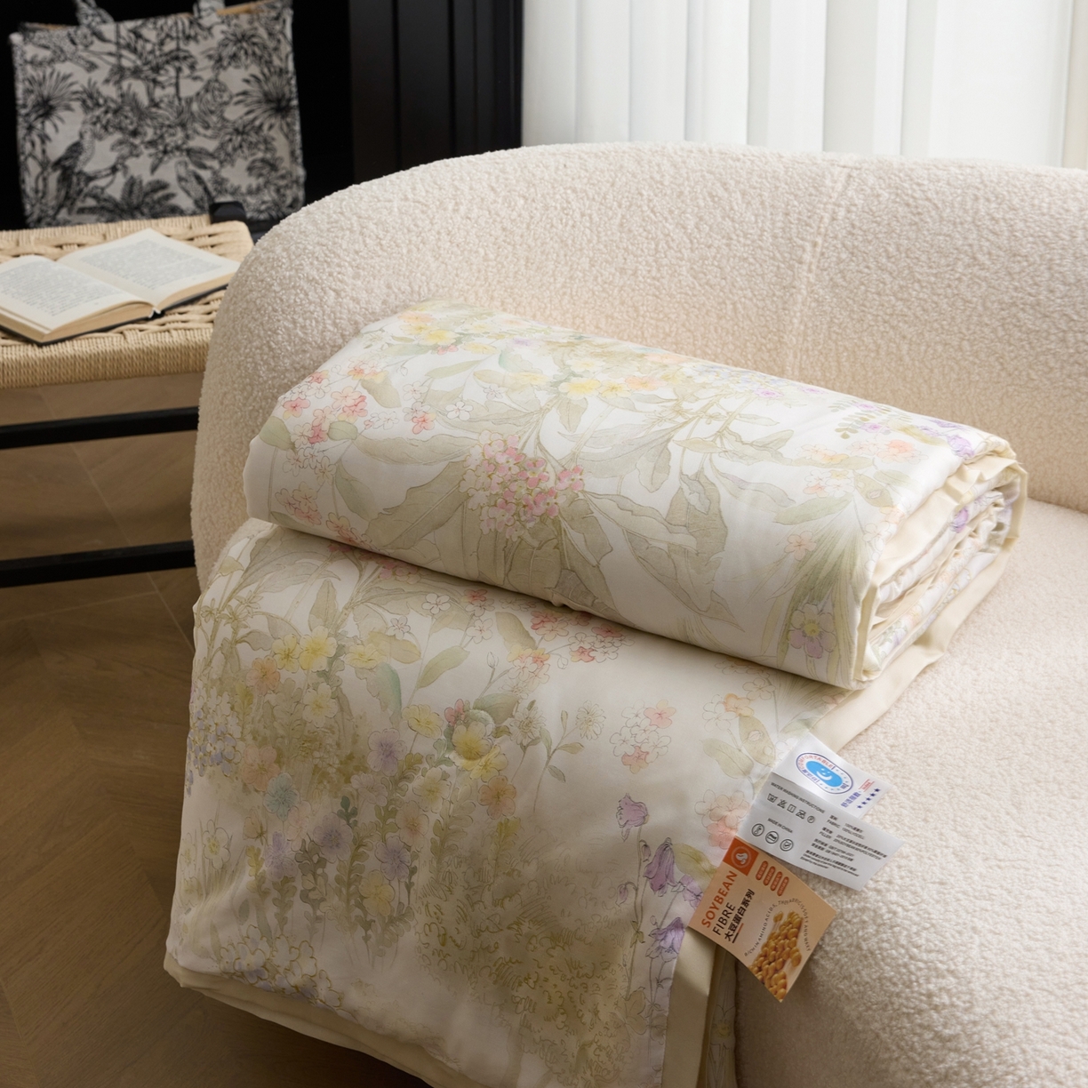 91家纺网 家纺一手货源 找家纺 黛舒家居 2026年春夏款50S天丝夏被四件套 花漾情