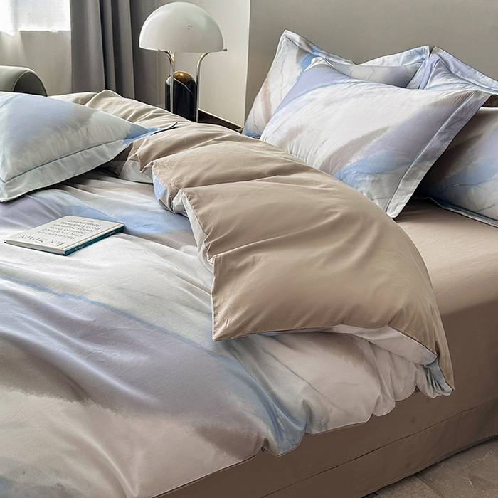 91家纺网 家纺一手货源 找家纺 眷恋家纺 2026新款全棉春夏铂金棉13376数码印花四件套 时光笔墨-兰