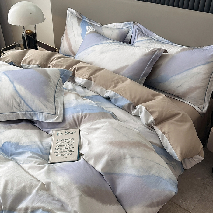 91家纺网 家纺一手货源 找家纺 眷恋家纺 2026新款全棉春夏铂金棉13376数码印花四件套 时光笔墨-兰