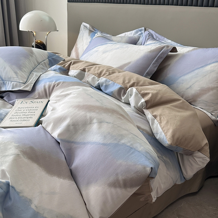 91家纺网 家纺一手货源 找家纺 眷恋家纺 2026新款全棉春夏铂金棉13376数码印花四件套 时光笔墨-兰