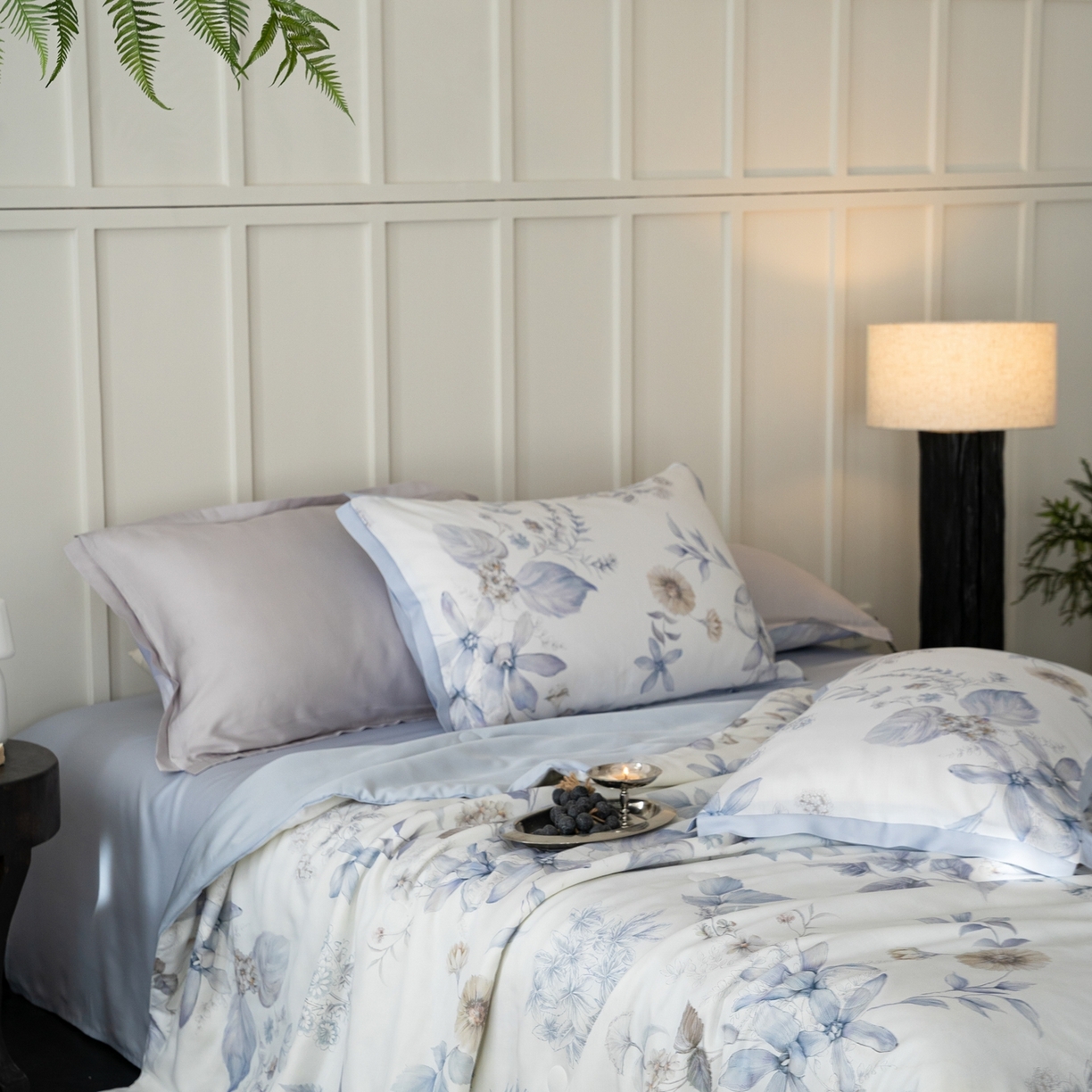 91家纺网 家纺一手货源 找家纺 黛舒家居 2026年春夏款50S天丝夏被四件套 蓝铃语