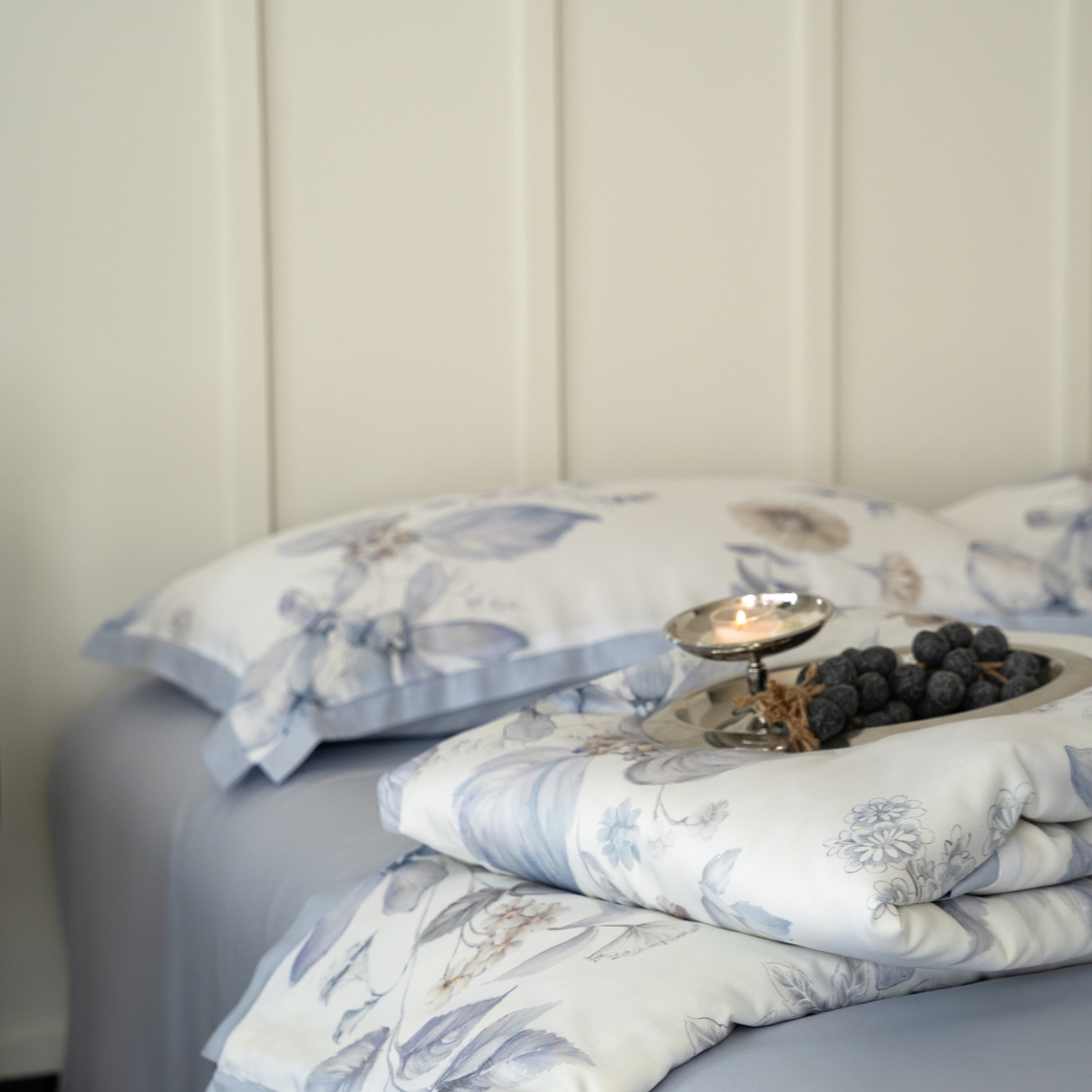 91家纺网 家纺一手货源 找家纺 黛舒家居 2026年春夏款50S天丝夏被四件套 蓝铃语