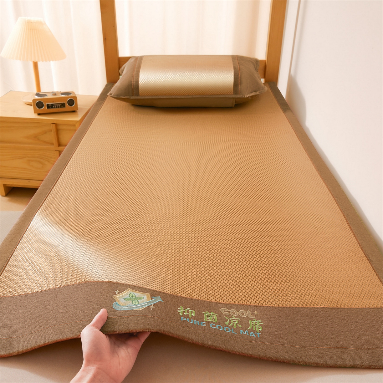 91家纺网 家纺一手货源 找家纺 （总）绒艺席业 2026新款A类双面冰藤绣花款学生凉席-抑菌