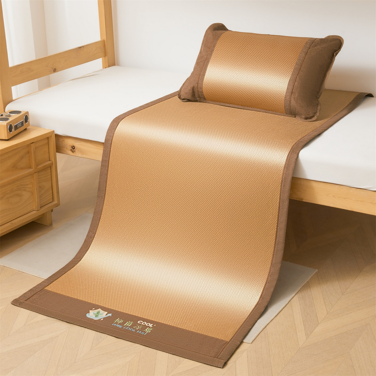 91家纺网 家纺一手货源 找家纺 （总）绒艺席业 2026新款A类双面冰藤绣花款学生凉席-抑菌