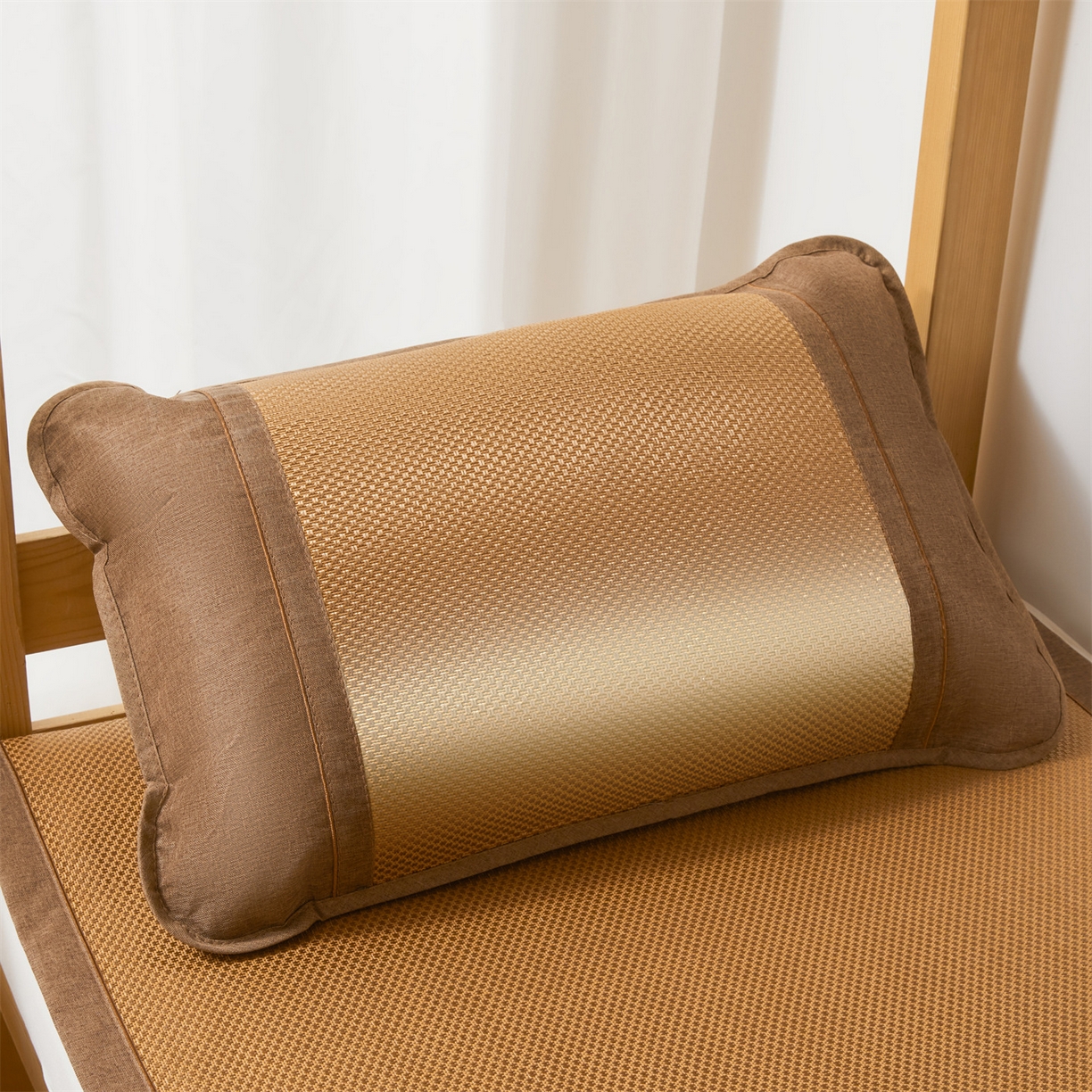 91家纺网 家纺一手货源 找家纺 （总）绒艺席业 2026新款A类双面冰藤绣花款学生凉席-抑菌